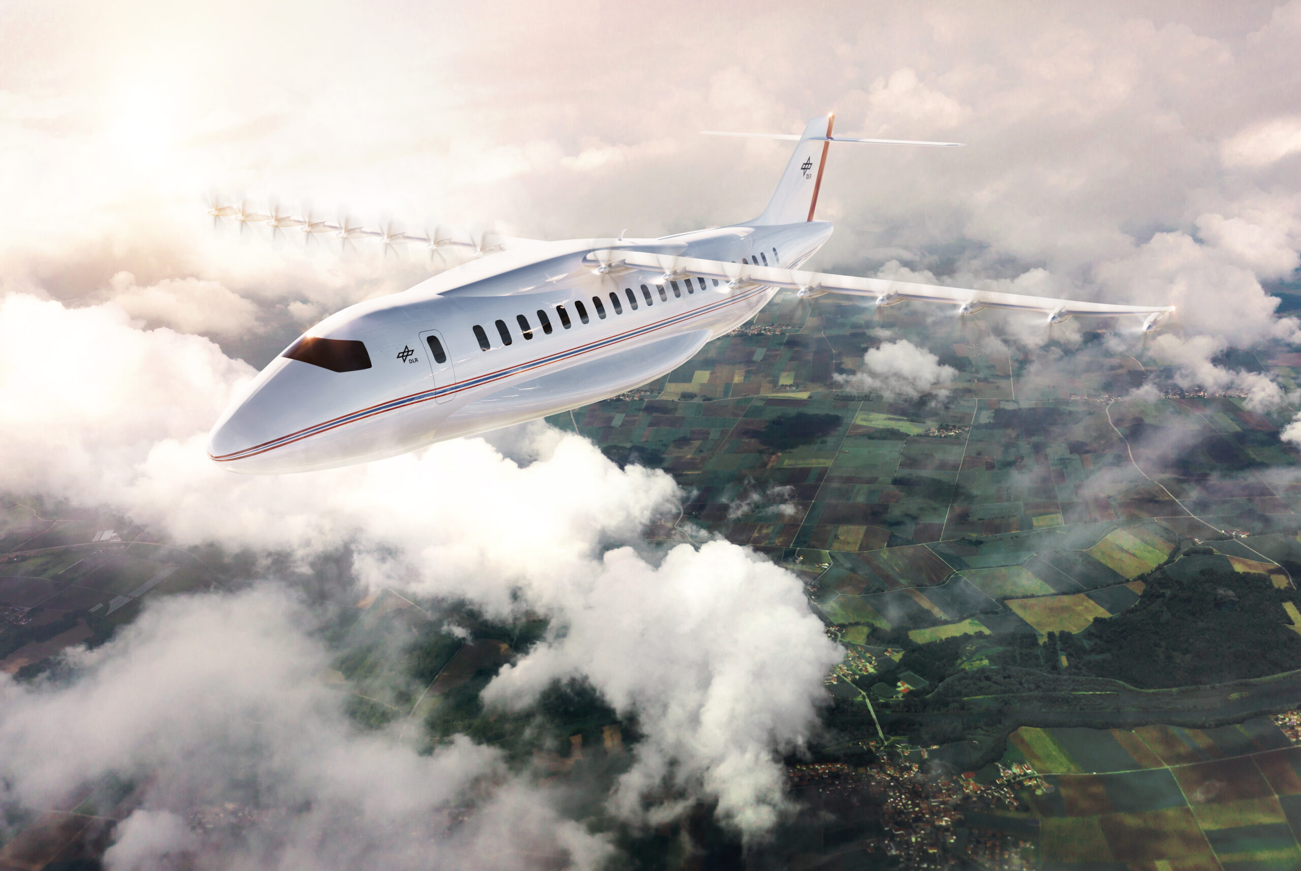 Flugzeug über den Wolken stellt das hybrid elektrische Fliegen dar