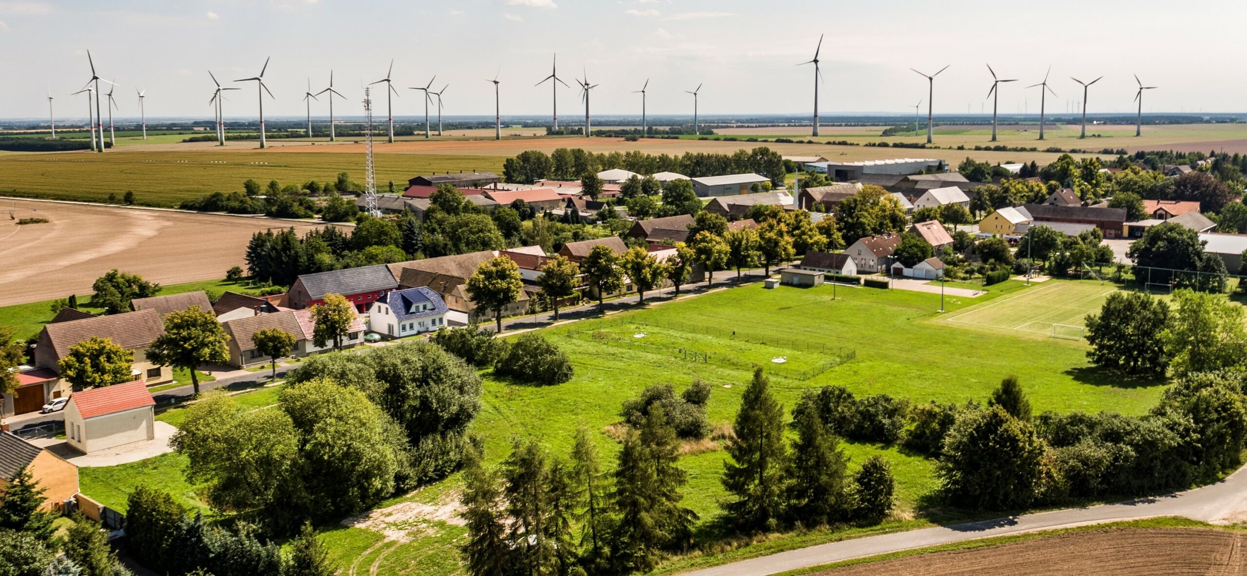 Ortsteil Feldheim in Treuenbrietzen mit Windpark